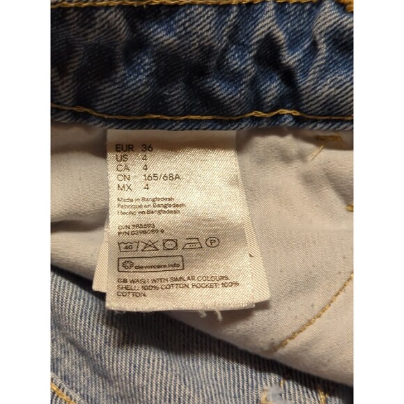 H & M Denim Shorts Womens Size 4 Rolled Up Cutoffs Medium Wash Mid Rise - Picture 8 of 8